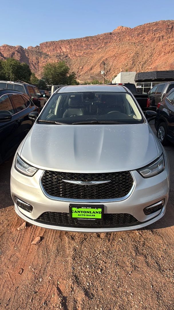 chrysler pacifica phev 2024 2C4RC1S79RR156717 image chrysler pacifica phev 2024 2C4RC1S79RR156717 image